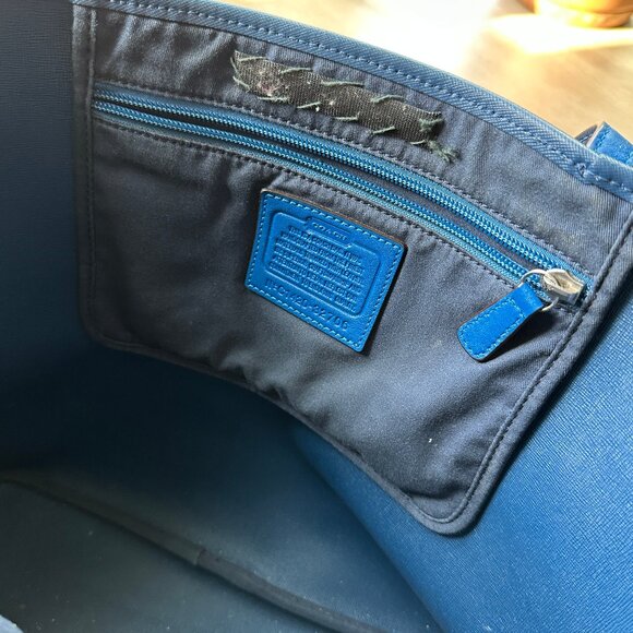 Coach Signature Tote Bag in Beige & Blue - Picture 14 of 16